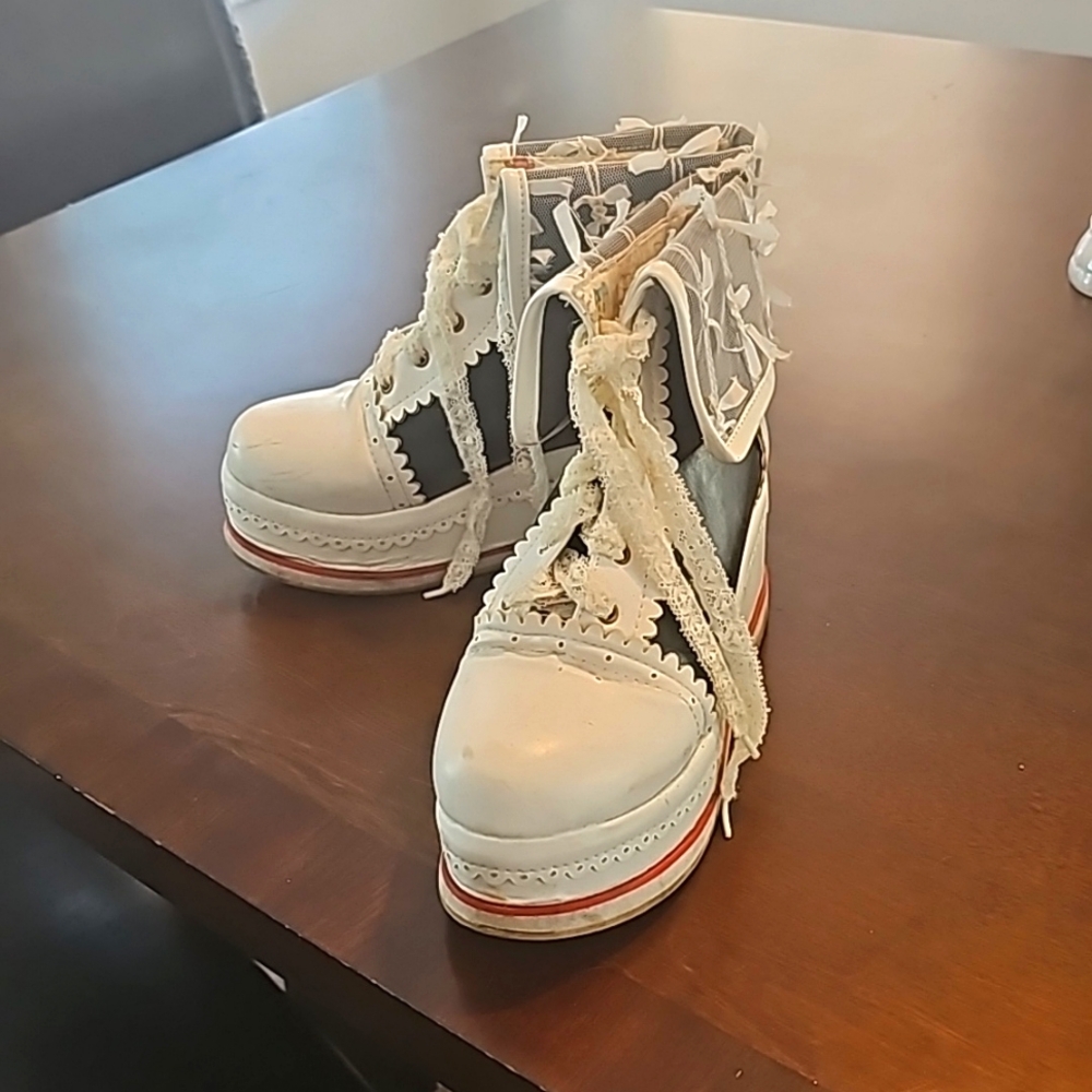 Cottagecore Wedge Shoes Size 6